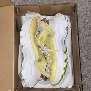 SOREL Kinetic breakthru tech lace sneakers.